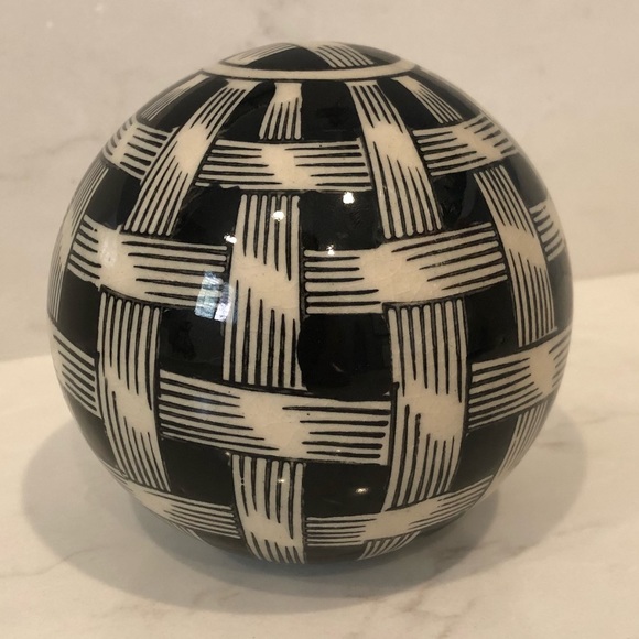 Black Cream Basketweave Carpet Ball 4" Decorative - Picture 1 of 6